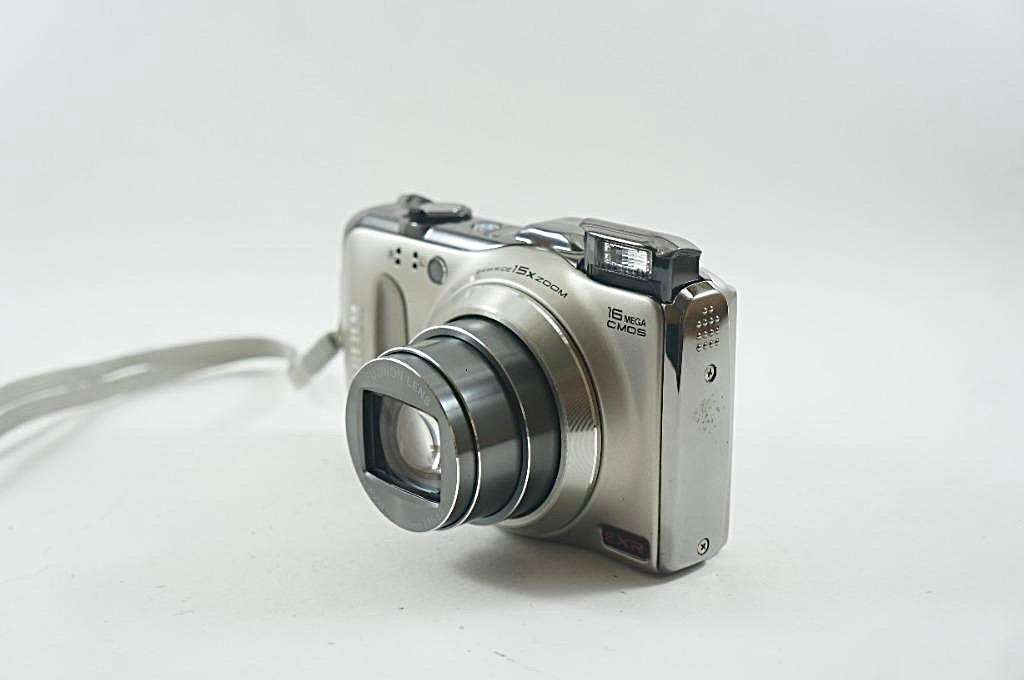 Fujifilm FinePix F550EXR – Compact Powerhouse