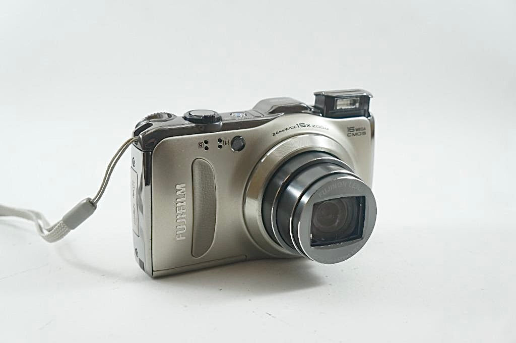 Fujifilm FinePix F550EXR – Compact Powerhouse